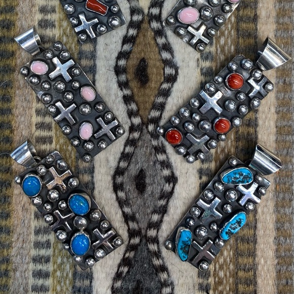 Gorgeous Chimney Butte Sterling Silver Dot & Cross Pendants🥰 - Picture 3 of 4